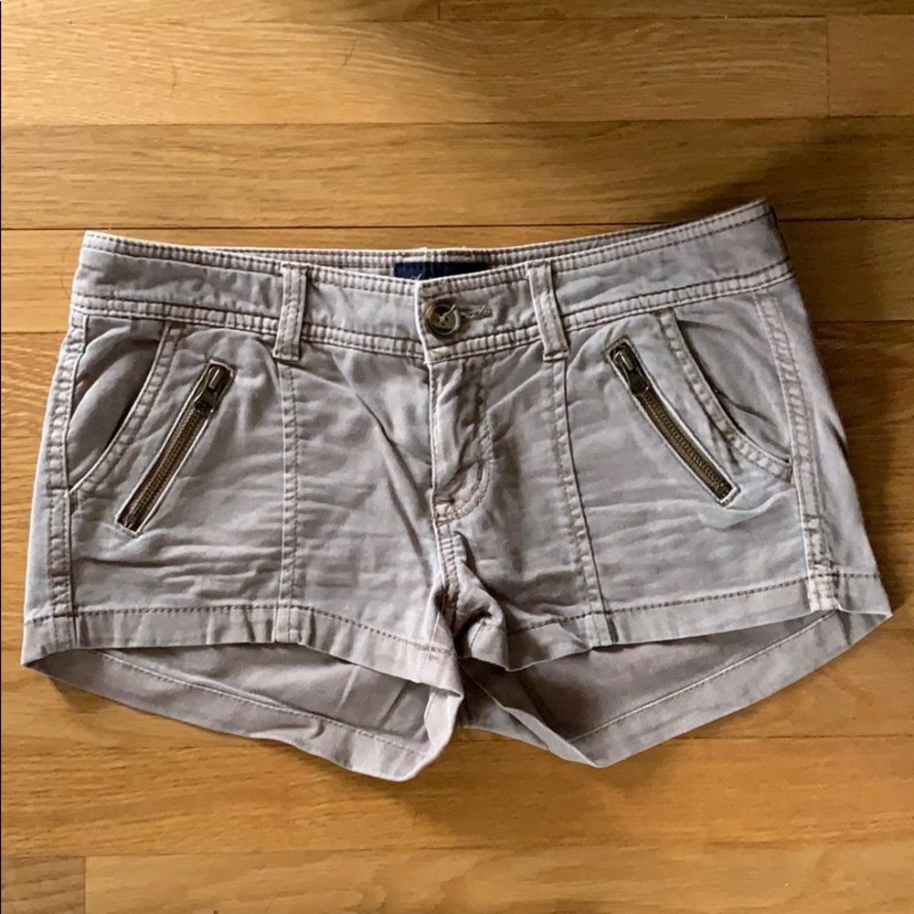 AEO khaki shorts